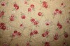 Tissu : bouquets de roses sur fond ocre